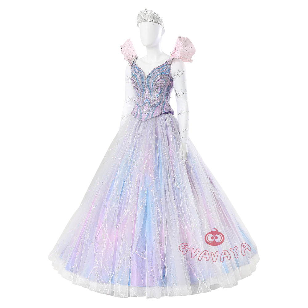 glinda blue dress I'm not gonna lie I was disappointed at first when we saw Glindas dress was pink and not blue like the stage version, but I liked how they were honouring Billie Burkes